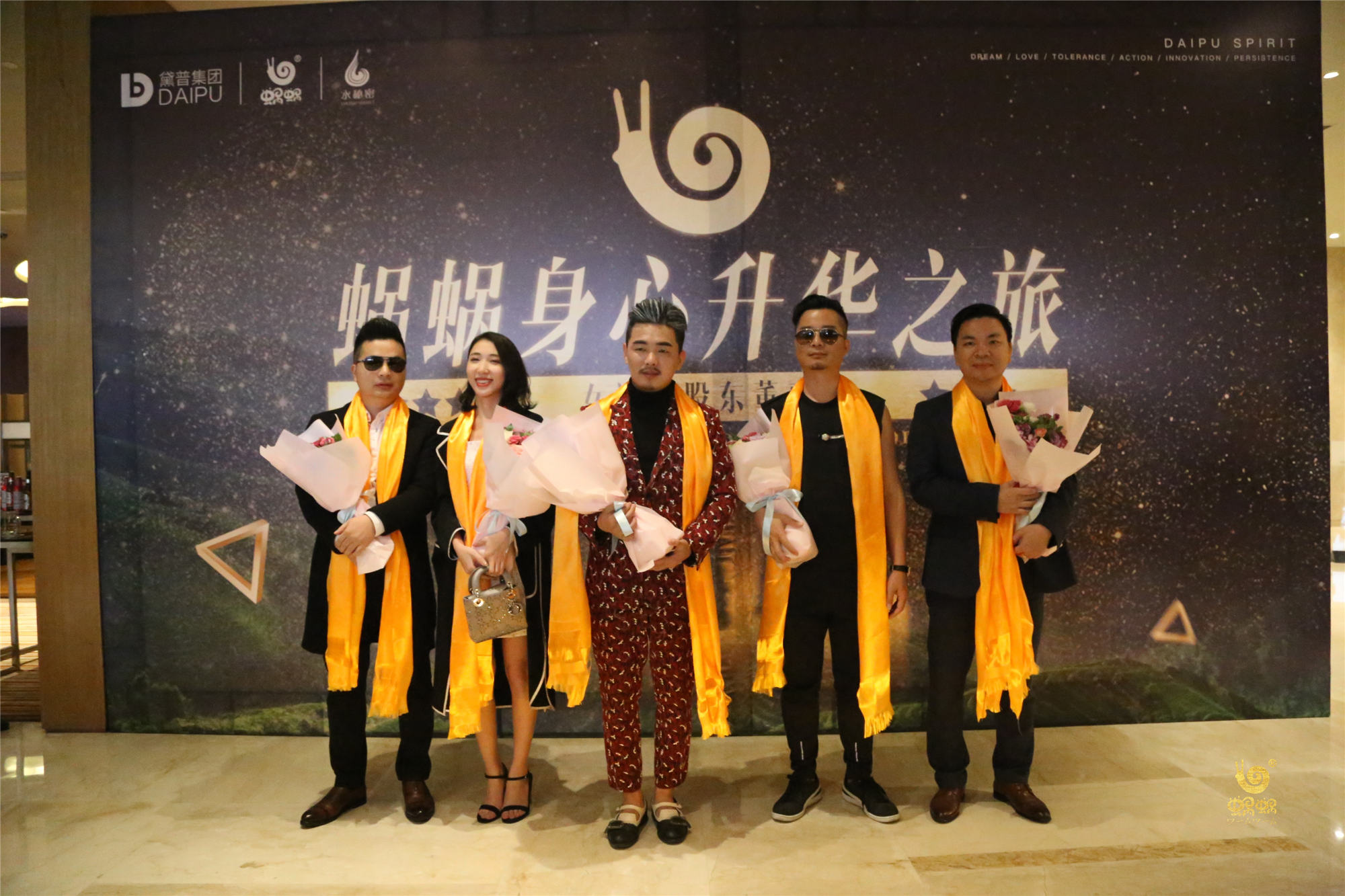 蝸蝸豪華自駕游，美女帥哥帶你走玩轉(zhuǎn)桂林